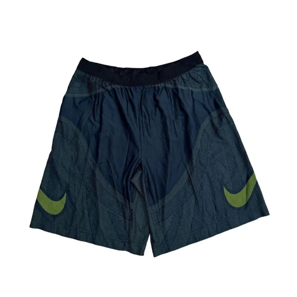 Men’s Nike athletic basketball shorts size XL brand new